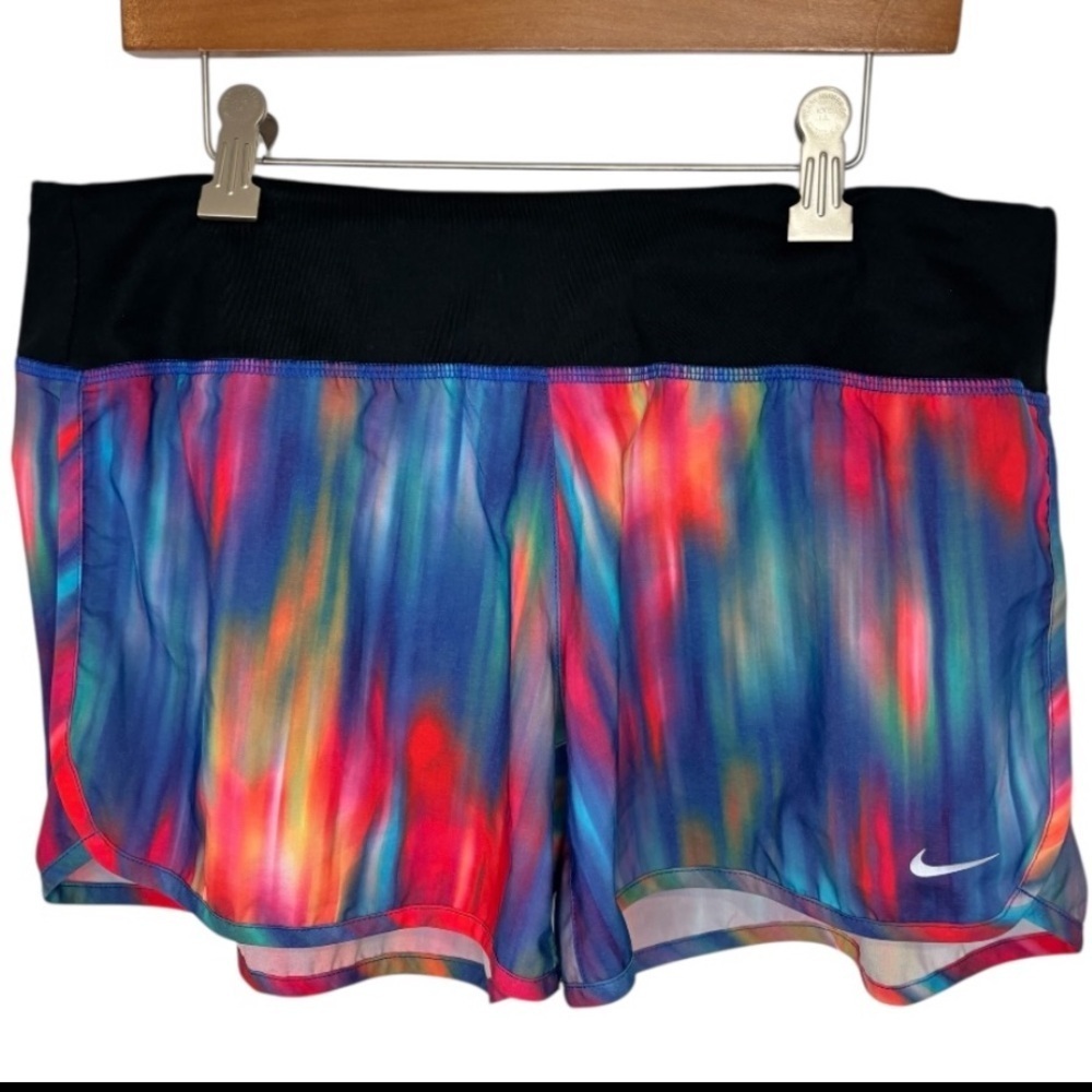 Nike Women's Dri-Fit Tempo Tye Dye Pattern Athletic Shorts Size Medium